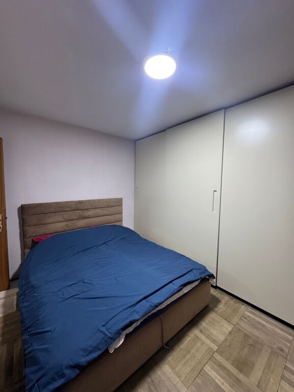 Appartamento in vendita vicino a Xhamia Xhura - occasione
