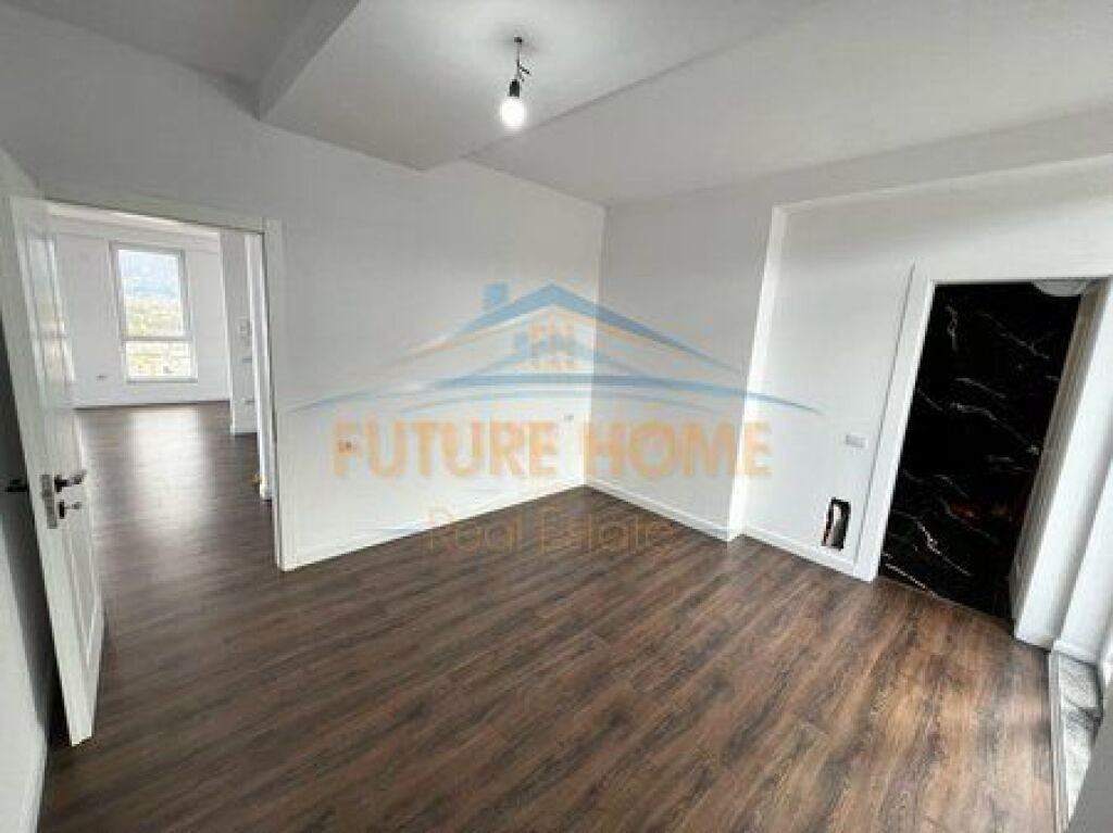 For sale, Apartment 2+1+2 parking spaces, Sauk, near Xibrakes Restaurant, Tirana.