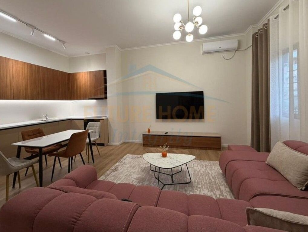 Shitet, Apartament 2+1+2, Fresku, Tiranë.