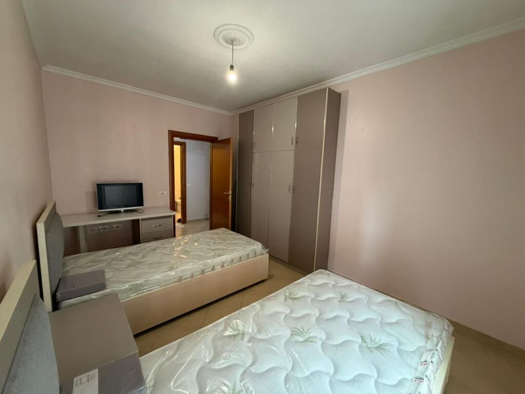🏡Appartamento 1+1 in affitto   📌 Posizione: Di fronte a Delijorgji, via Stavri Themeli💰 Prezzo: 45.000 lek/mese