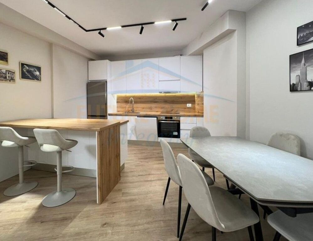 Rent, Apartment 2+1+2, Pazari i Ri, Tirana.