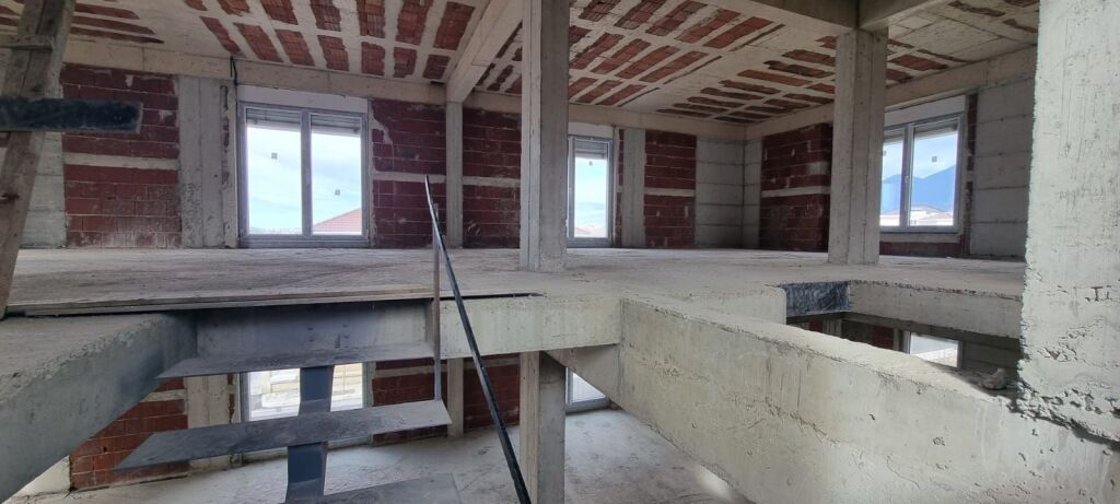 📌 Villa Individuale in Vendita – Collina Verde