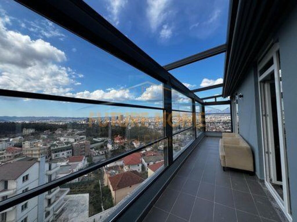 For sale, Apartment 2+1+2 parking spaces, Sauk, near Xibrakes Restaurant, Tirana.