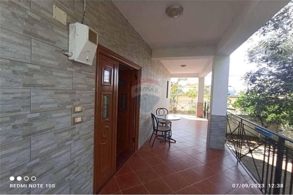 Casa a 2 piani in vendita, Acqua Fredda