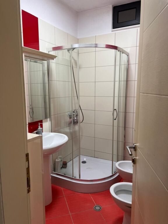 Shitet apartament 2+1+2 ne Astir