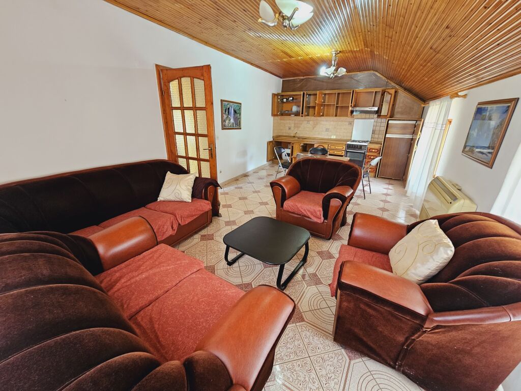 ELBASANIT Street near TABAKËVE MOSQUE  For Rent Apt: 1+1  (📍3rd floor private house)  - Furnished