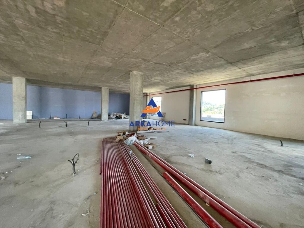 LOCALE COMMERCIALE / UFFICIO IN AFFITTO 830M2 "TEK TEG" 16000 EURO