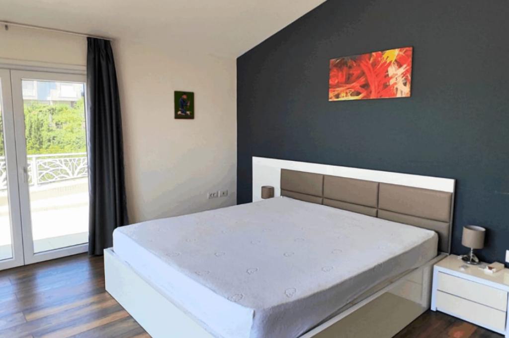 Villa Unica in Vendita – Sulle Rive del Lago di Farka 🌅