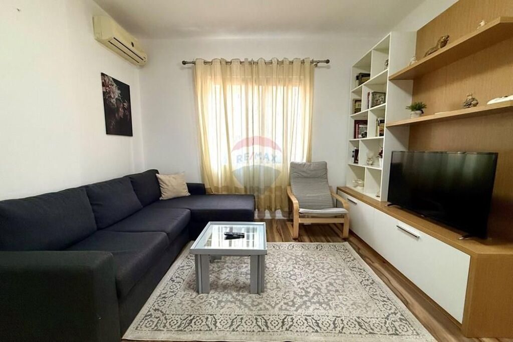Garsoniere ne shitje, e mobiluar 99000 euro!