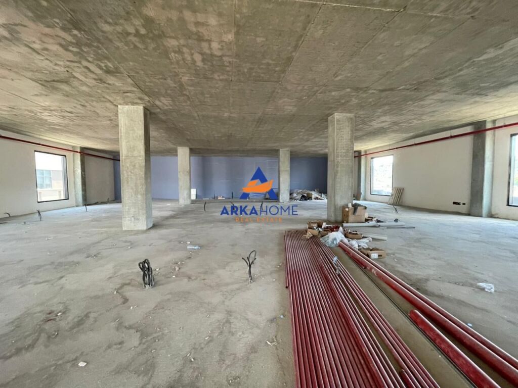 LOCALE COMMERCIALE / UFFICIO IN AFFITTO 830M2 "TEK TEG" 16000 EURO