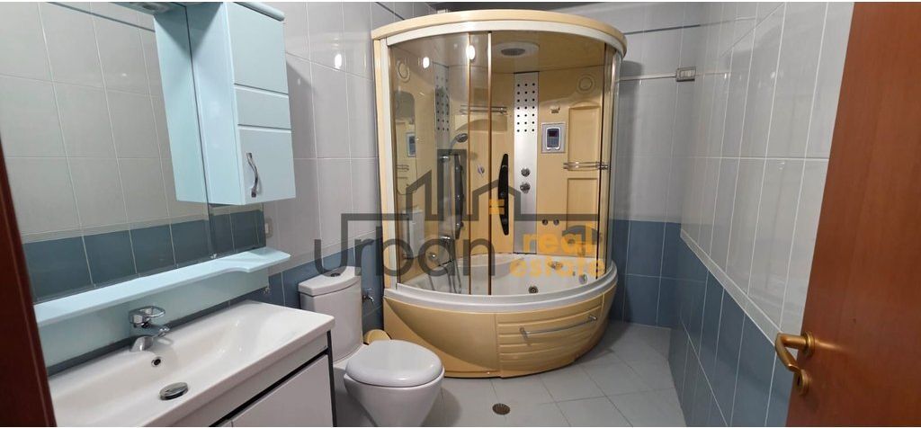 Affitto, Appartamento 2+1+2, Comune di Parigi, Tirana - 650€ | 110 m²
