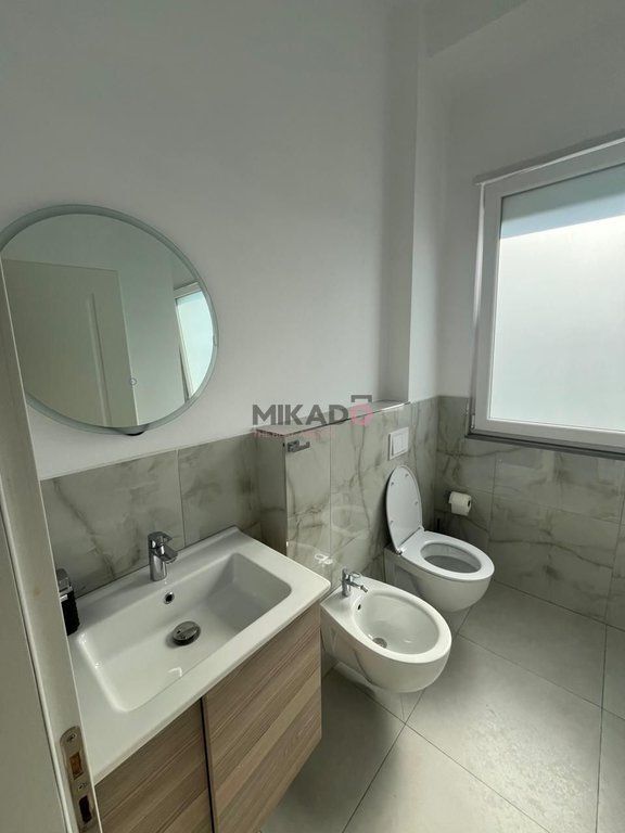 Villa su 3 piani in affitto vicino a Tegu, Mjull Bathore!
