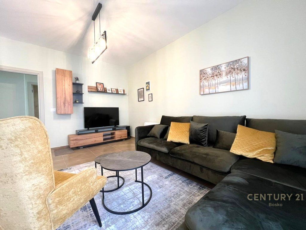 Jepet me Qera Apartament 2+1+2 , Zogu i Zi