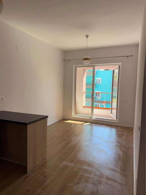 Apartament 1+1 bosh me qera tek Mangalemi