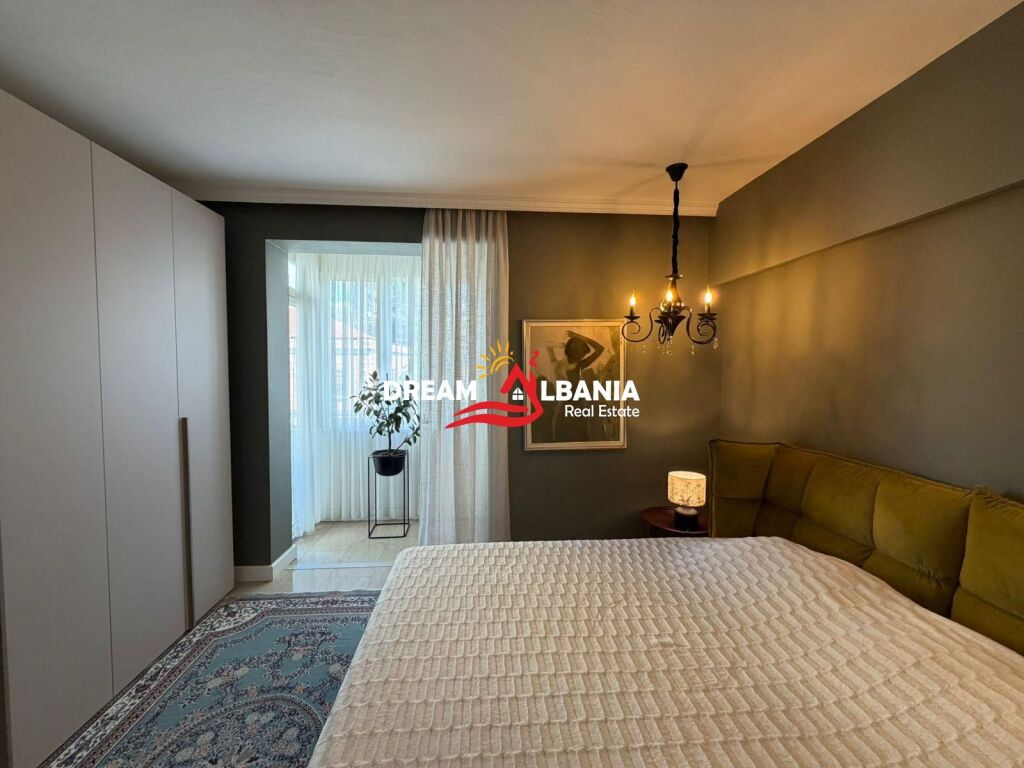 Affittasi super appartamento 3+1+2 in via Durresit vicino all'Ambasciata Polacca (ID 4239092)