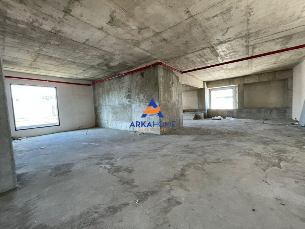 LOCALE COMMERCIALE / UFFICIO IN AFFITTO 830M2 "TEK TEG" 16000 EURO