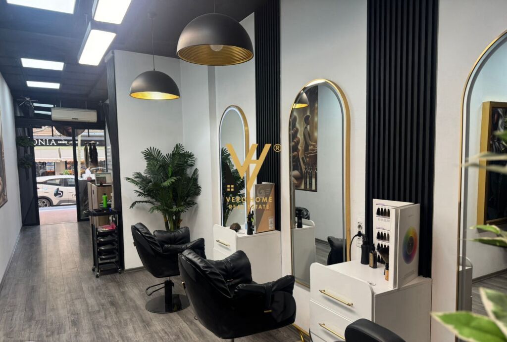 HAIRDRESSER 33 M2 FOR RENT AT VIZION PLUS 75,000 LEKE