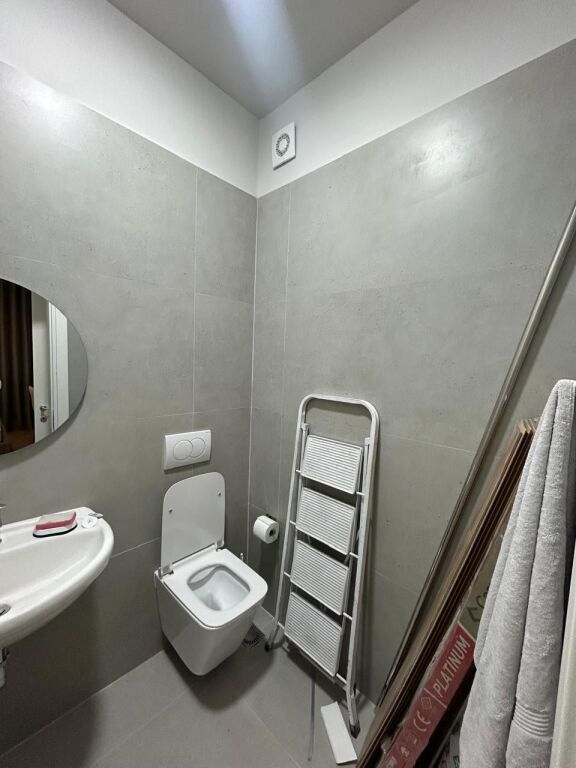 Japim Apartament 2+1+2 me qira te zona e Don Boskos!