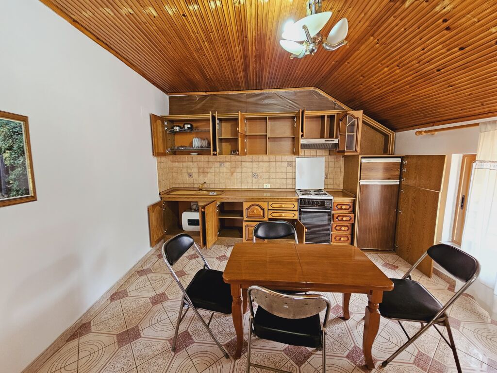 ELBASANIT Street near TABAKËVE MOSQUE  For Rent Apt: 1+1  (📍3rd floor private house)  - Furnished