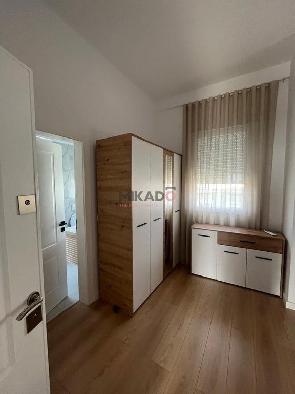 Villa su 3 piani in affitto vicino a Tegu, Mjull Bathore!