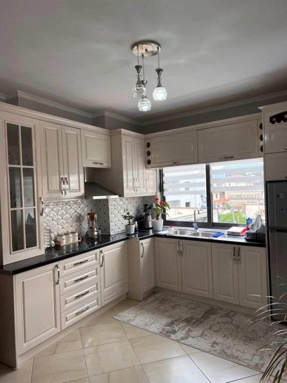 Shitet apartament 2+1+2 ne Astir
