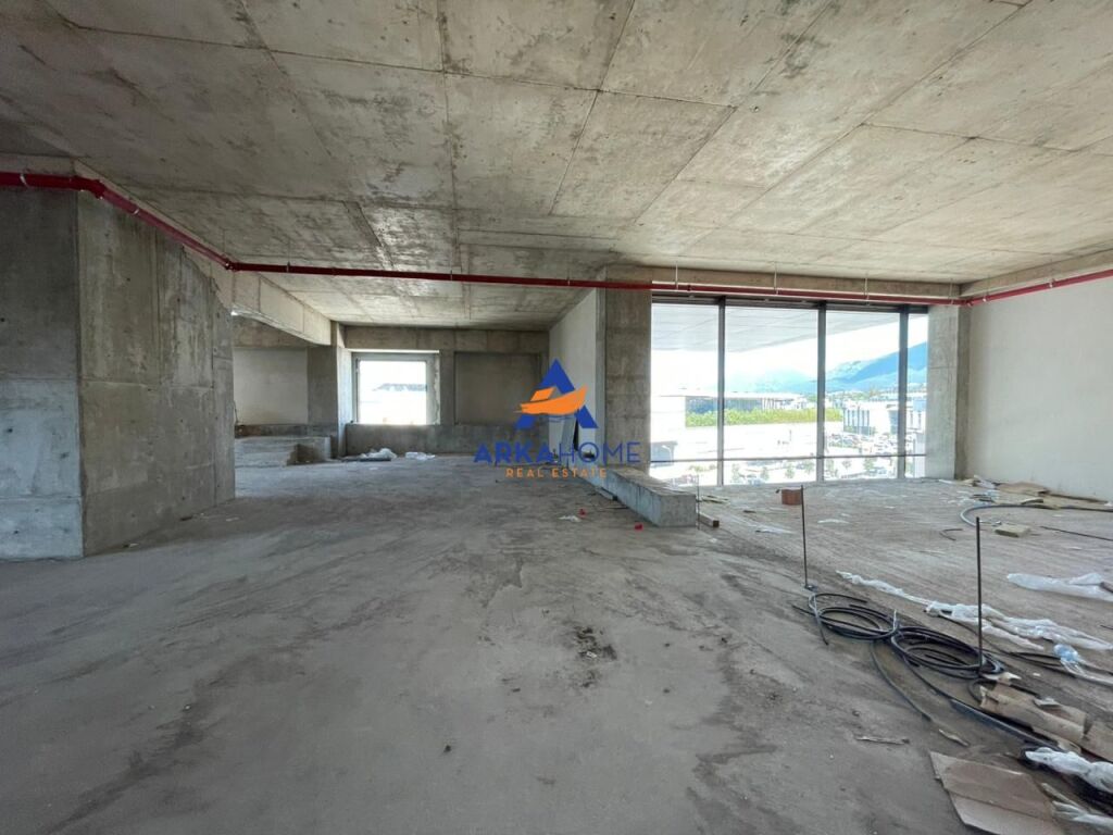 LOCALE COMMERCIALE / UFFICIO IN AFFITTO 830M2 "TEK TEG" 16000 EURO