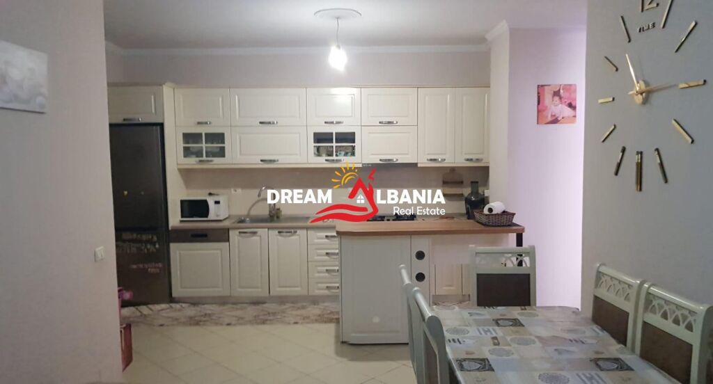 Jepet Apartment me qera 2+1 ne Rrugen Besim Alla, Misto Mame ( ID 42215528)
