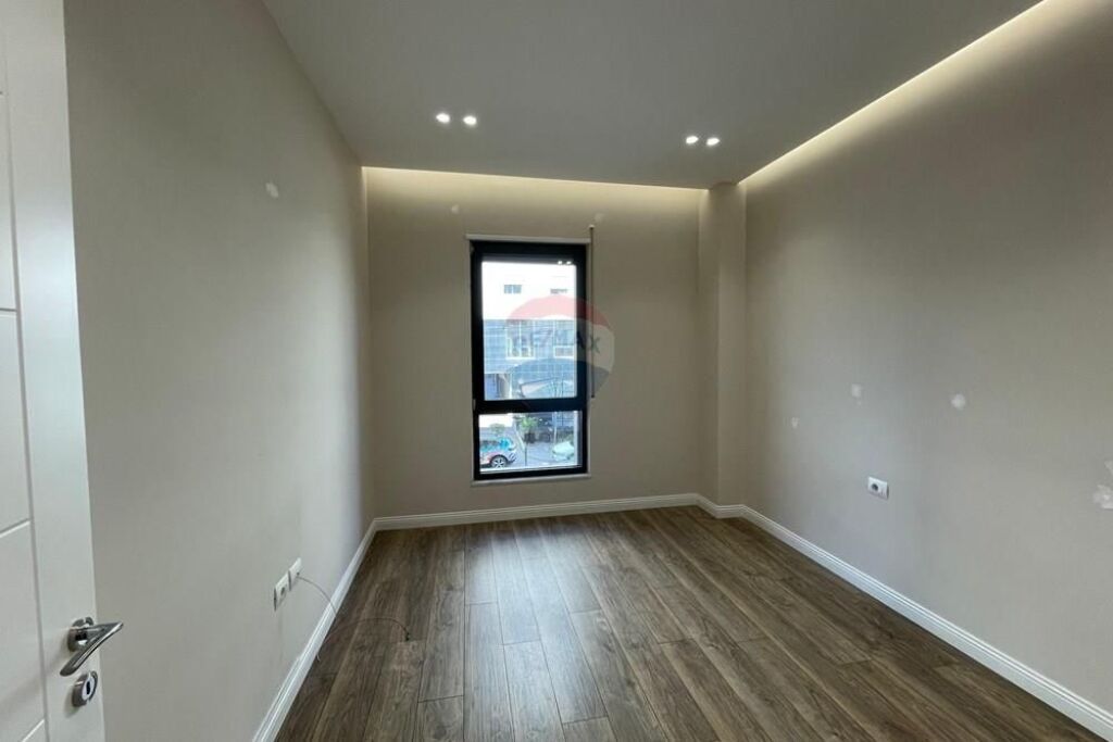 Zyrë - Për Qira - Rruga Xhanfize Keko, Tiranë(ID: 530551001-411)