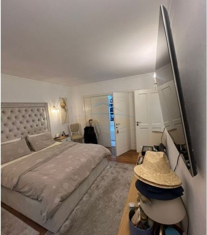 For sale, 2+1 Apartment + Walk-in Closet, Kavaja Street, Tirana
