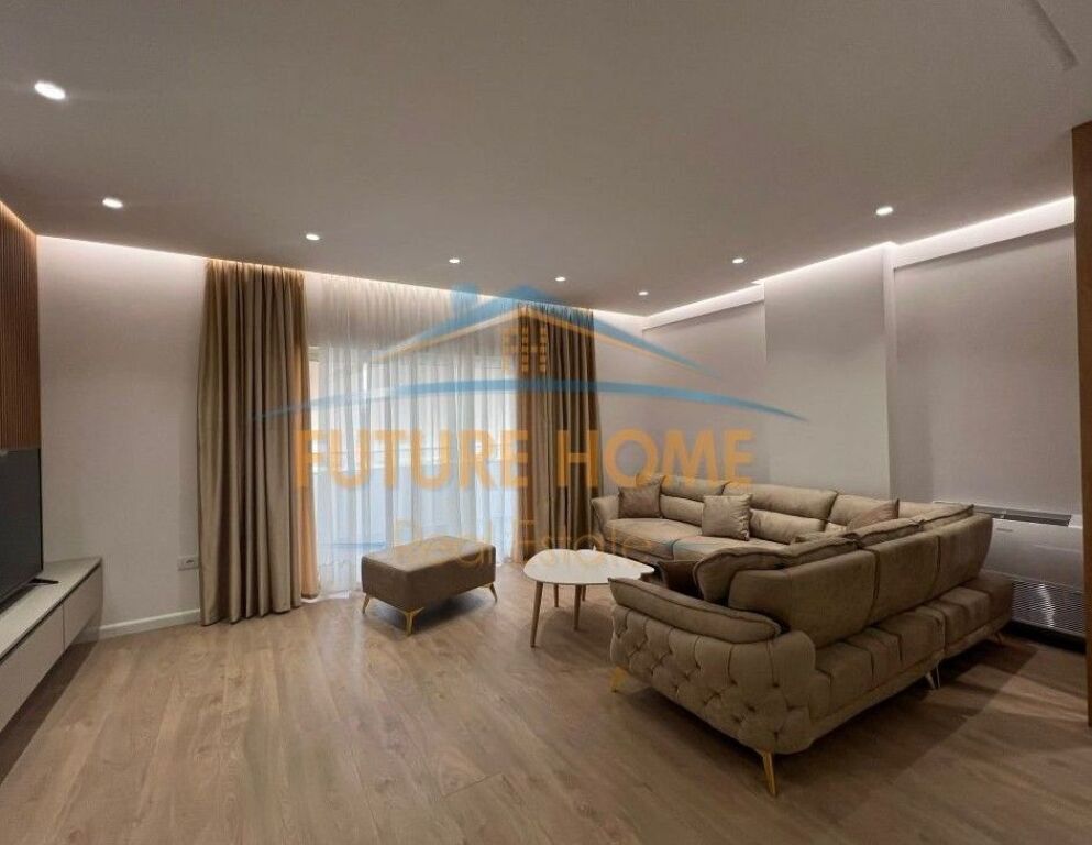 Qira, Apartament 2+1+2, Zogu i Zi