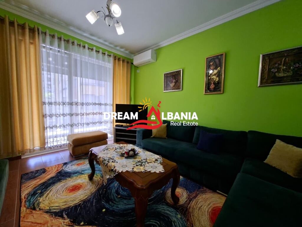 Jepet Me Qera Apartament 1+1 tek 21 Dhjetori, Rruga Frosina Plaku (42111548)