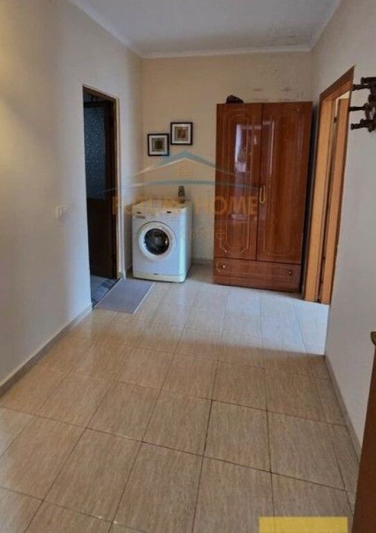 Shitet, Apartament 1+1, Ali Demi, Tiranë.