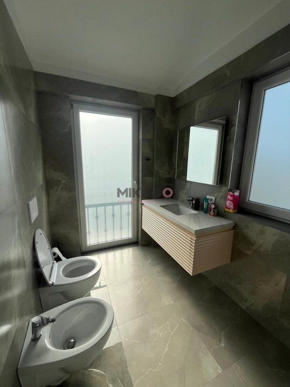 Villa su 3 piani in affitto vicino a Tegu, Mjull Bathore!
