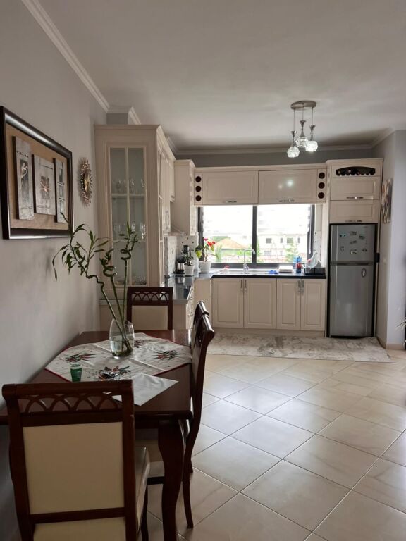 Shitet apartament 2+1+2 ne Astir