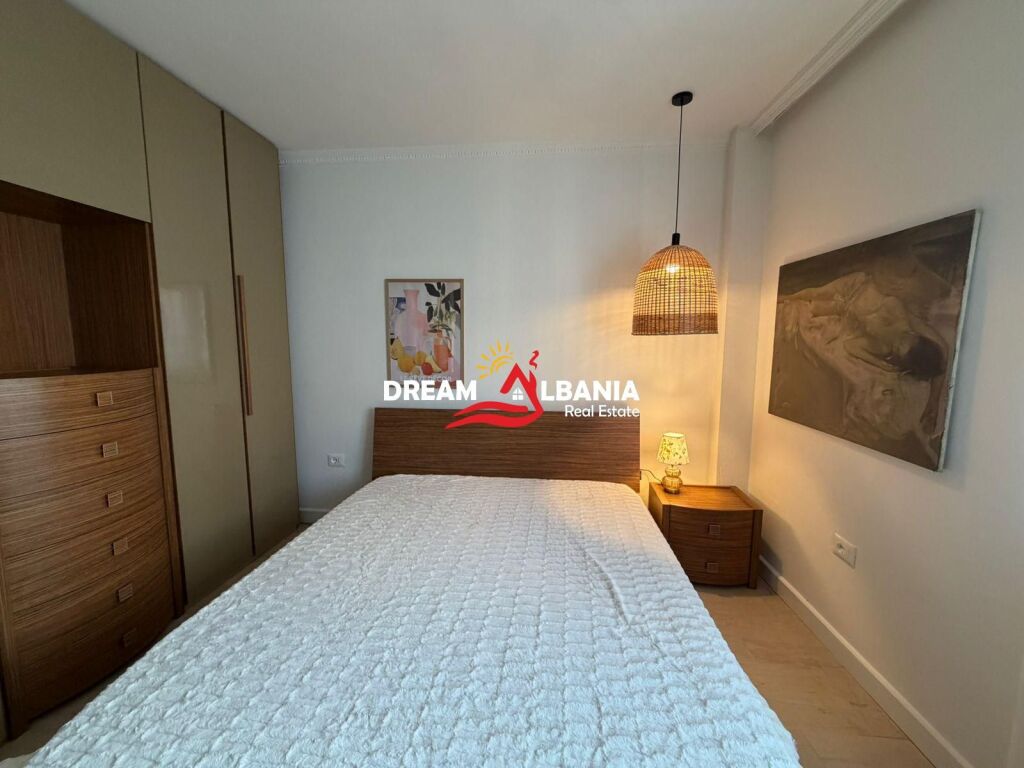 Affittasi super appartamento 3+1+2 in via Durresit vicino all'Ambasciata Polacca (ID 4239092)
