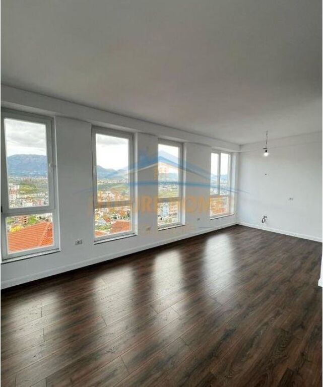 For sale, 2+1+2 parking space apartment, Sauk, near Xibraku Restaurant, Tirana.