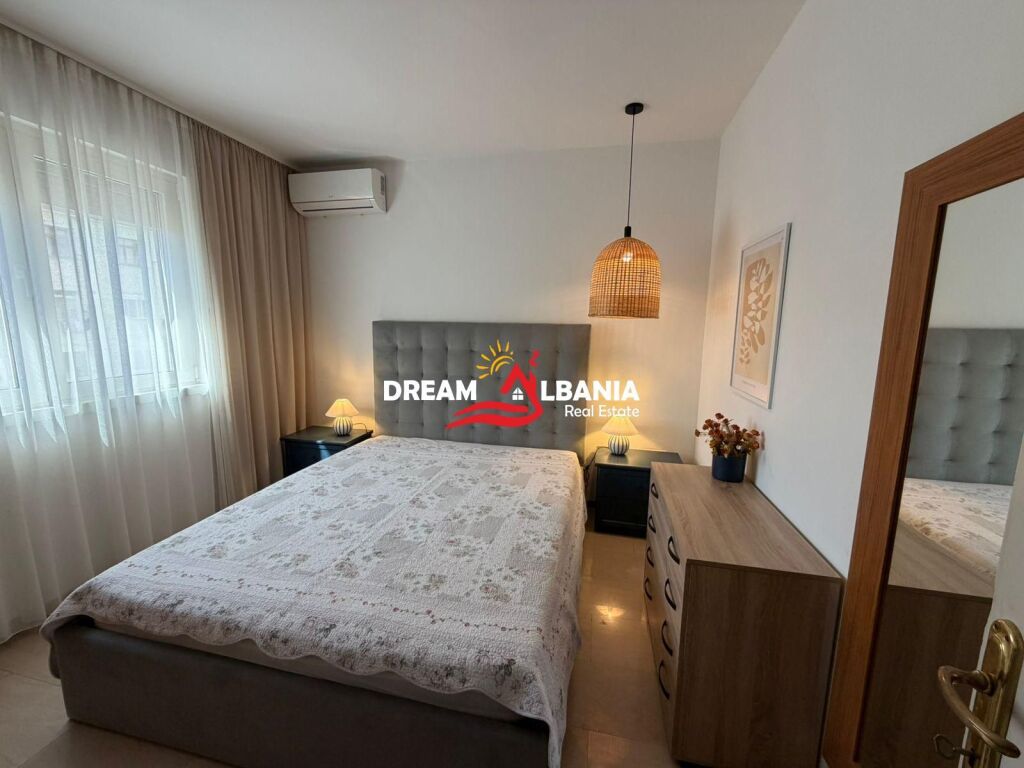 Affittasi super appartamento 3+1+2 in via Durresit vicino all'Ambasciata Polacca (ID 4239092)
