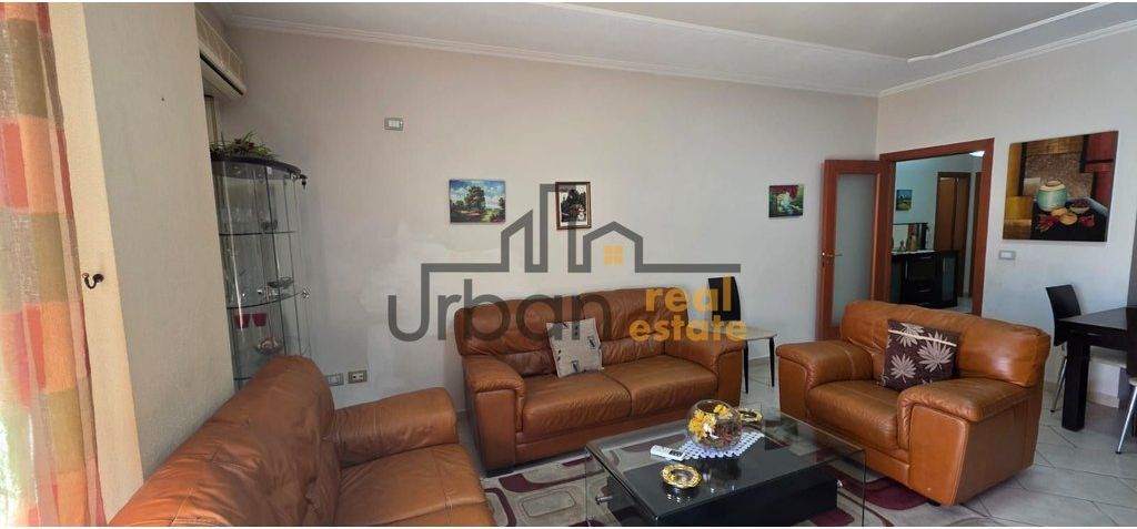 Affitto, Appartamento 2+1+2, Comune di Parigi, Tirana - 650€ | 110 m²