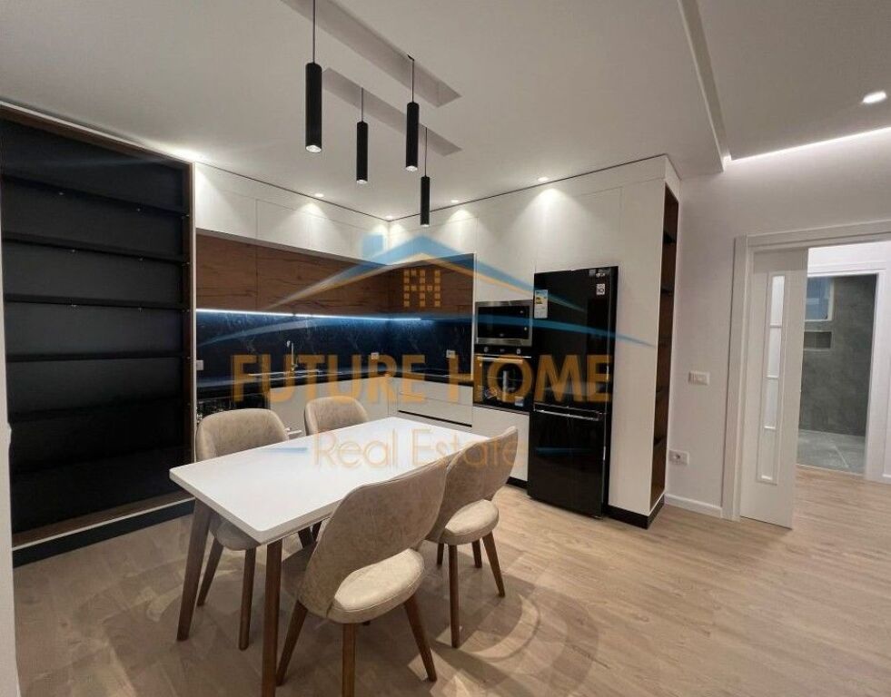 Qira, Apartament 2+1+2, Zogu i Zi