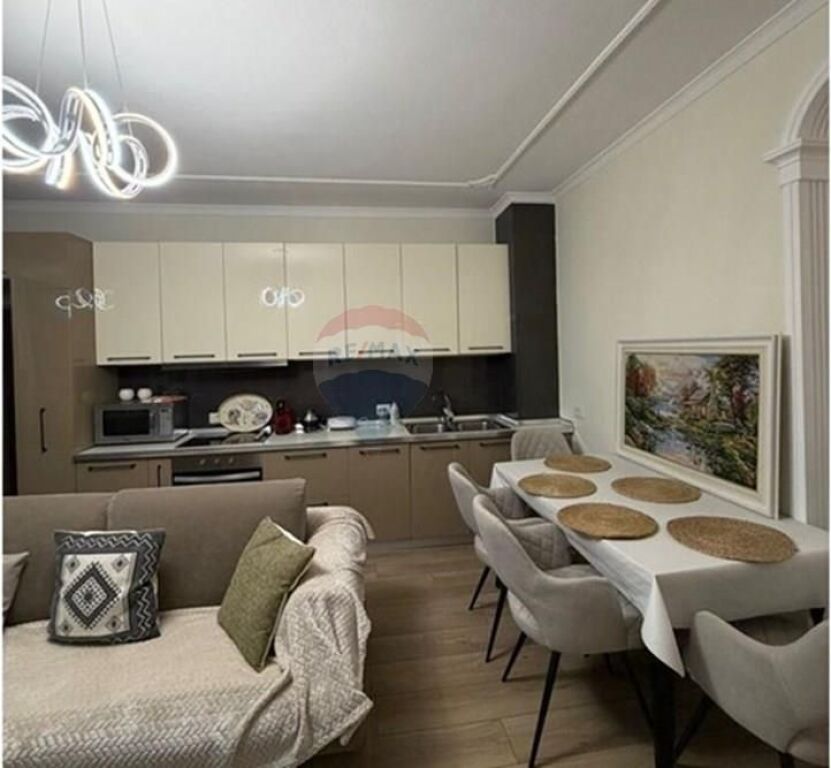 Apartament - Për Qira(ID: 530471016-21)