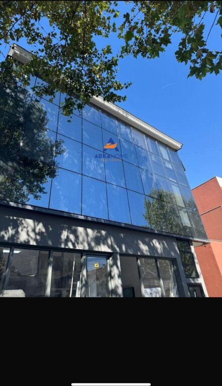 LOCALE COMMERCIALE IN AFFITTO 185M2 "SAUK I RI" 2000 EURO