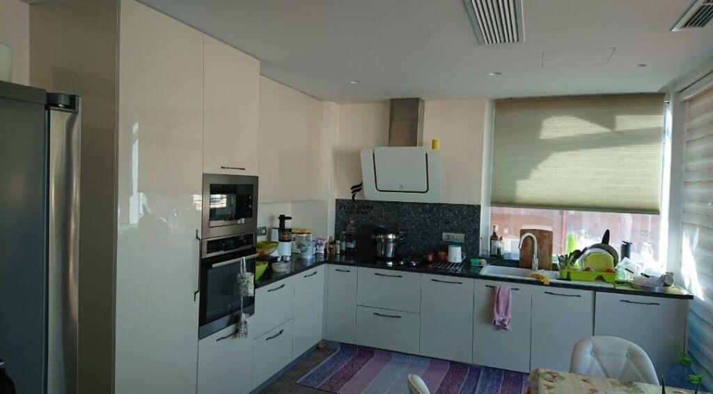 APARTAMENT ME QERA 4+1+3+VERANDE LIQENI I THATE 180.000 LEKE FH-70646