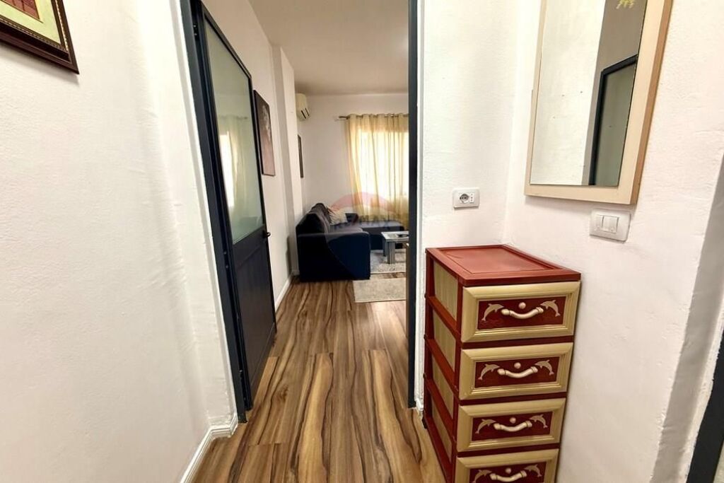 Garsoniere ne shitje, e mobiluar 99000 euro!