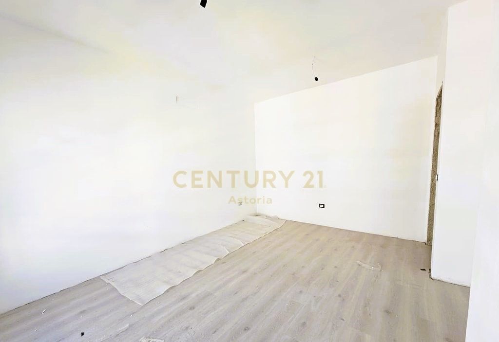 FOR SALE APARTMENT 2+1+2 AT "UNIVERS CITY"