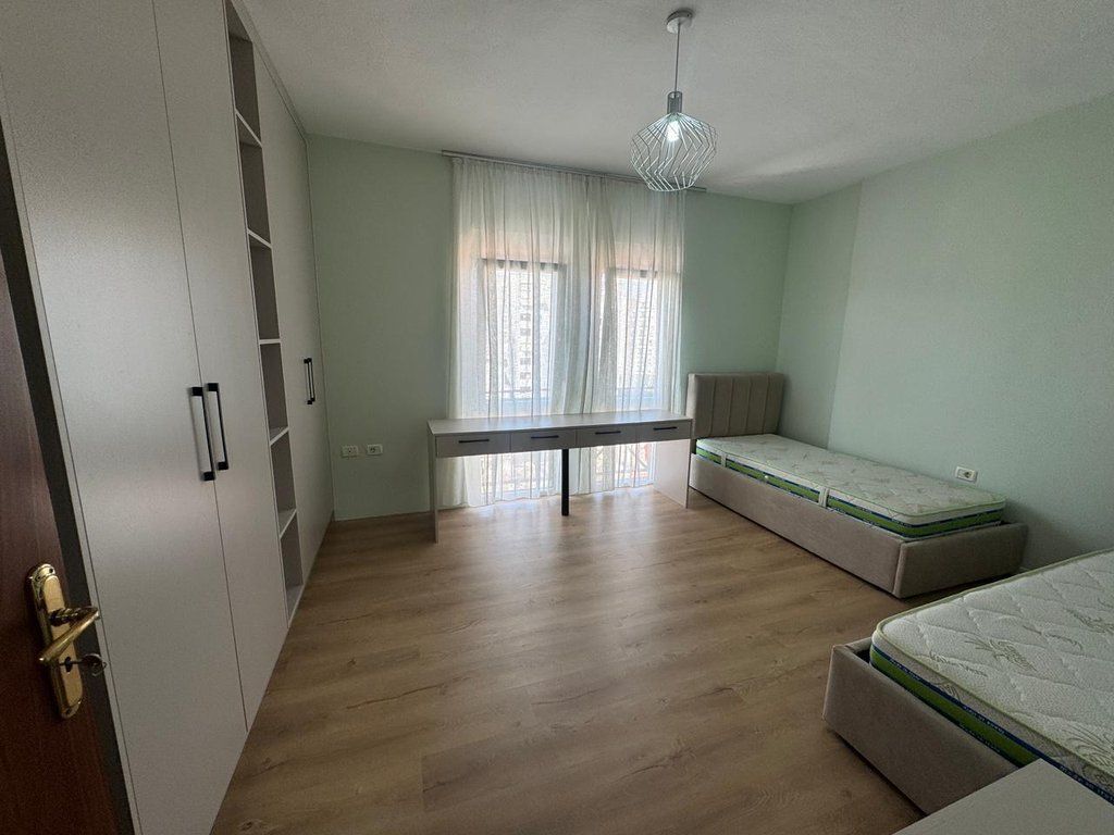 Qera, Apartament 2+1, Rruga e Kavajës, Tiranë.
