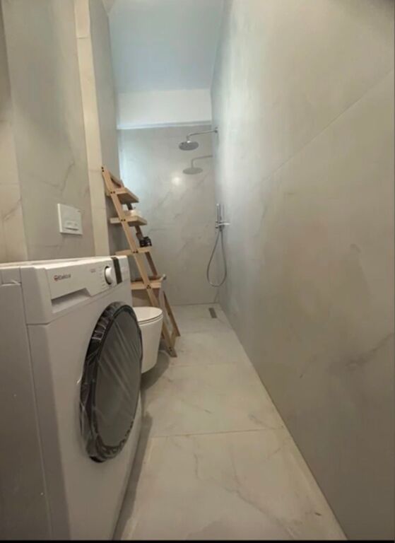 Studio apartment with balcony for rent, newly completed construction, very comfortably furnished and never lived in before. Address: Rezidenca Oxa, Dalip Topi Street, Tirana. Price 300 euro/month.