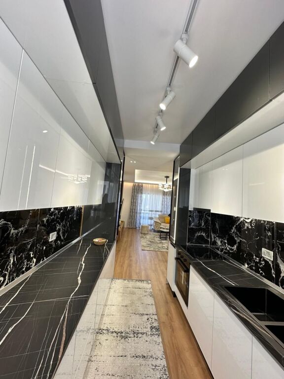 Palazzo con freccia  Appartamento 2+1  In vendita