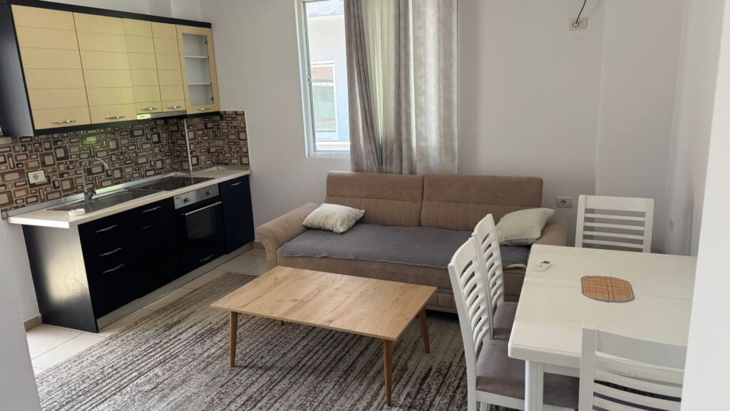 Apartament 1+1 per qera 5 maji !