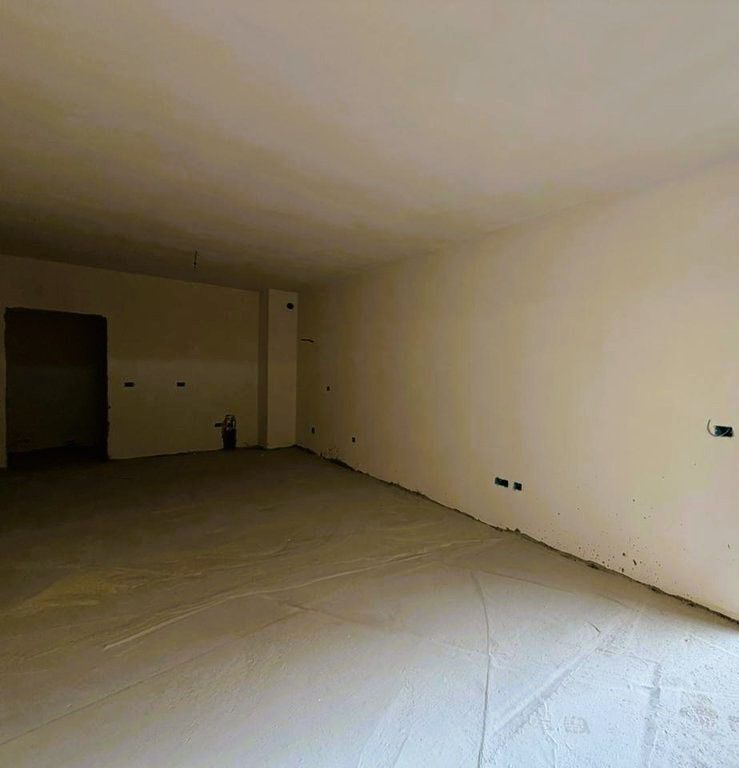 2+1+2 apartment for sale in Paskuqan!