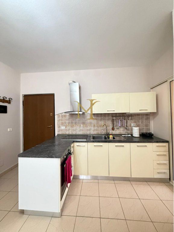 Appartamento 1+1 in affitto presso la roccia di Kavaja !